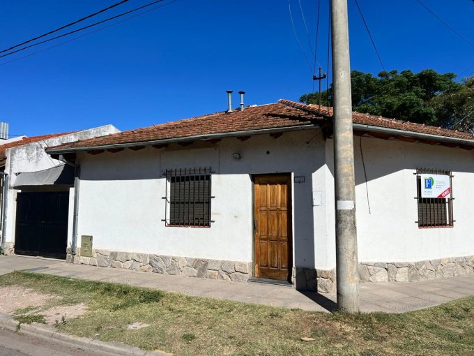 Zelarrayán y 1ro de Marzo