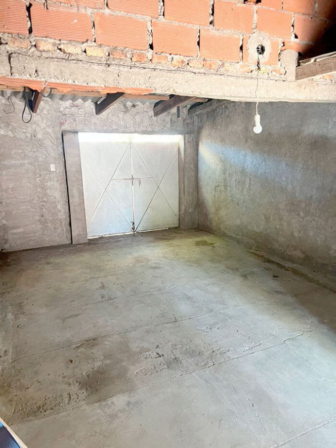 Casa a reciclar en calle Berutti 1000