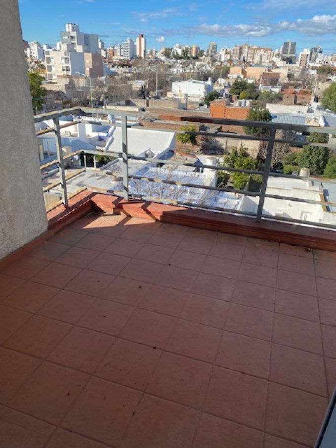 Brasil 15, Departamento amplio de 2 dormitorios con terraza