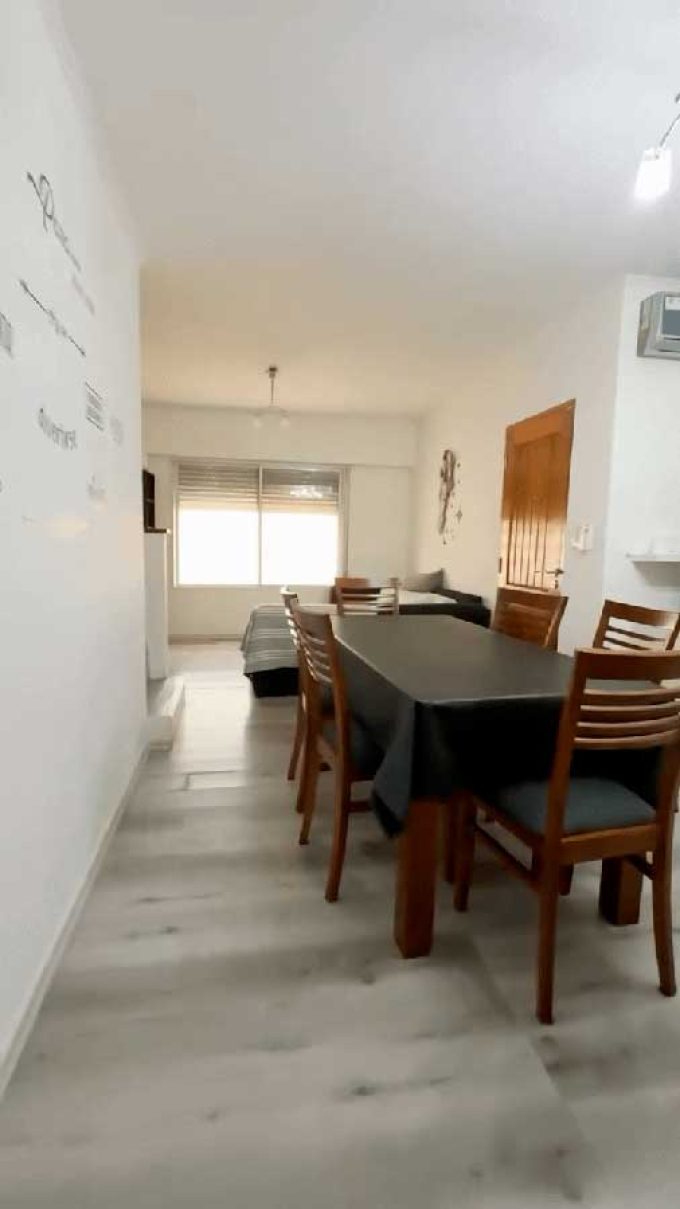 Hermoso duplex en Cerrito al 2000 (paralela a 12 de octubre)